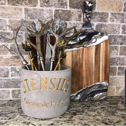 wood cutting board marble handle and edge black